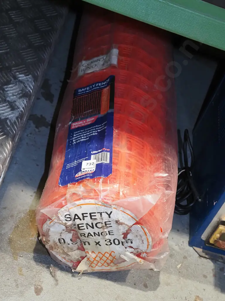 orange plastic safety netting Image 1++