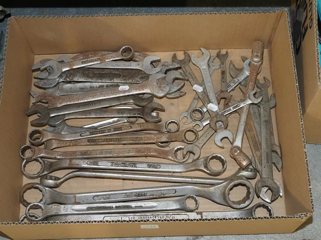 box; open end and ring spanners Image 1++