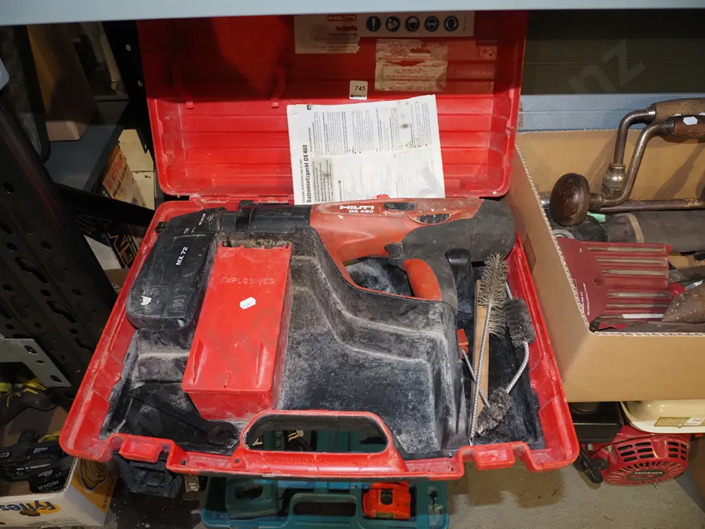 Hilti DX460 actuated powder nail gun Image 1++