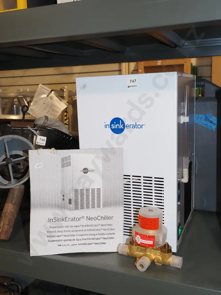 Insinkerator Neo chiller with valve Image 1++