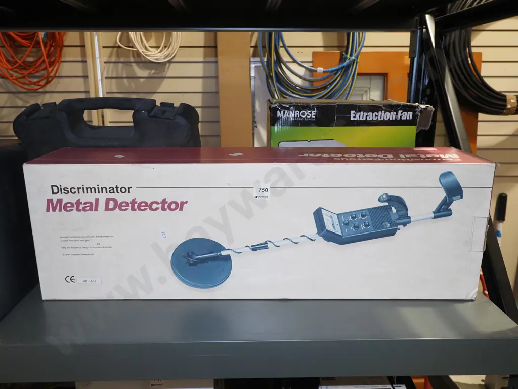 boxed Discriminator metal detector Image 1++