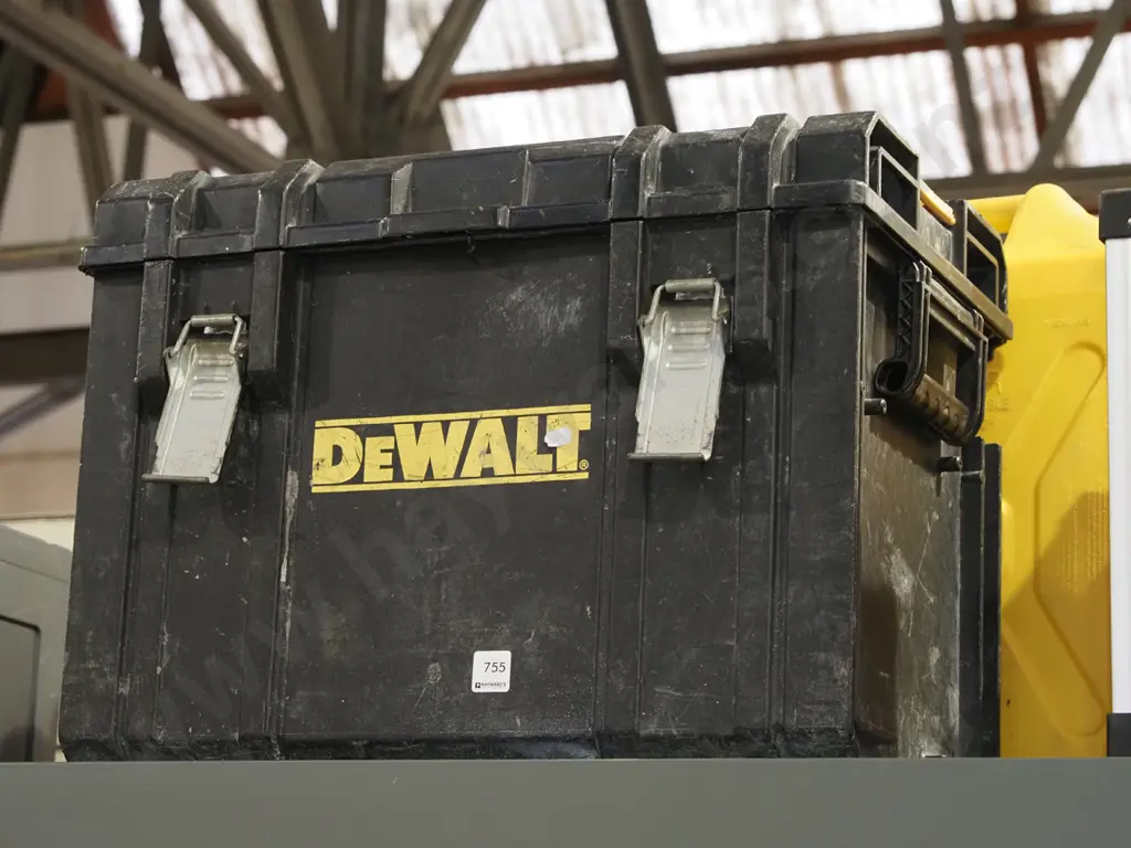 Dewalt large plastic tool box H410 W540 D400 Image 1++