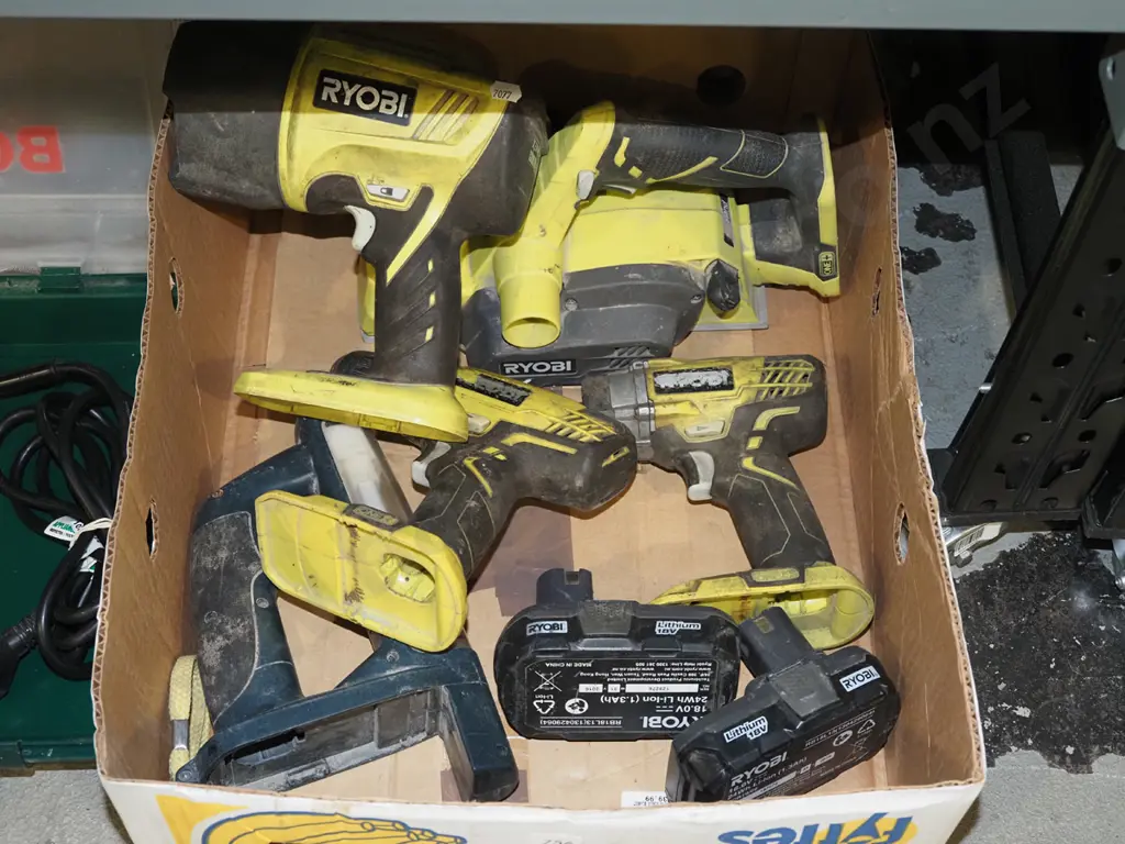 box; Ryobi battery tools - rattle gun, impact driver, torch, planer - 2 batteries, no charger Image 1++