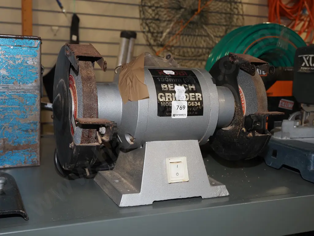 Ryobi 150mm bench grinder Image 1++