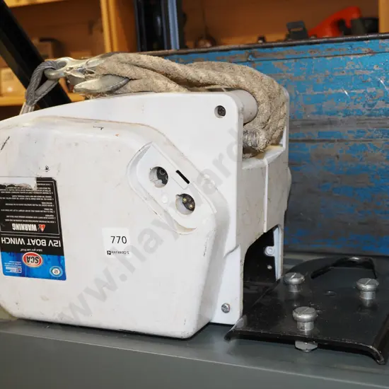 SCA 12V boat winch with attachment plate