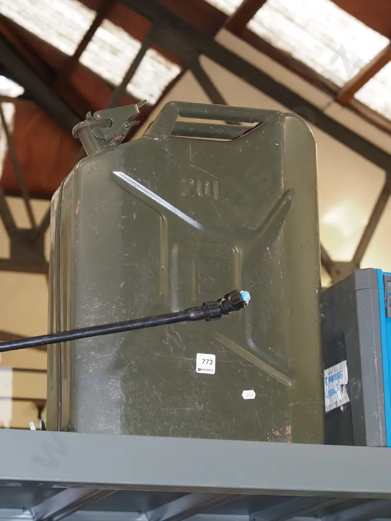 20L jerry can Image 1++