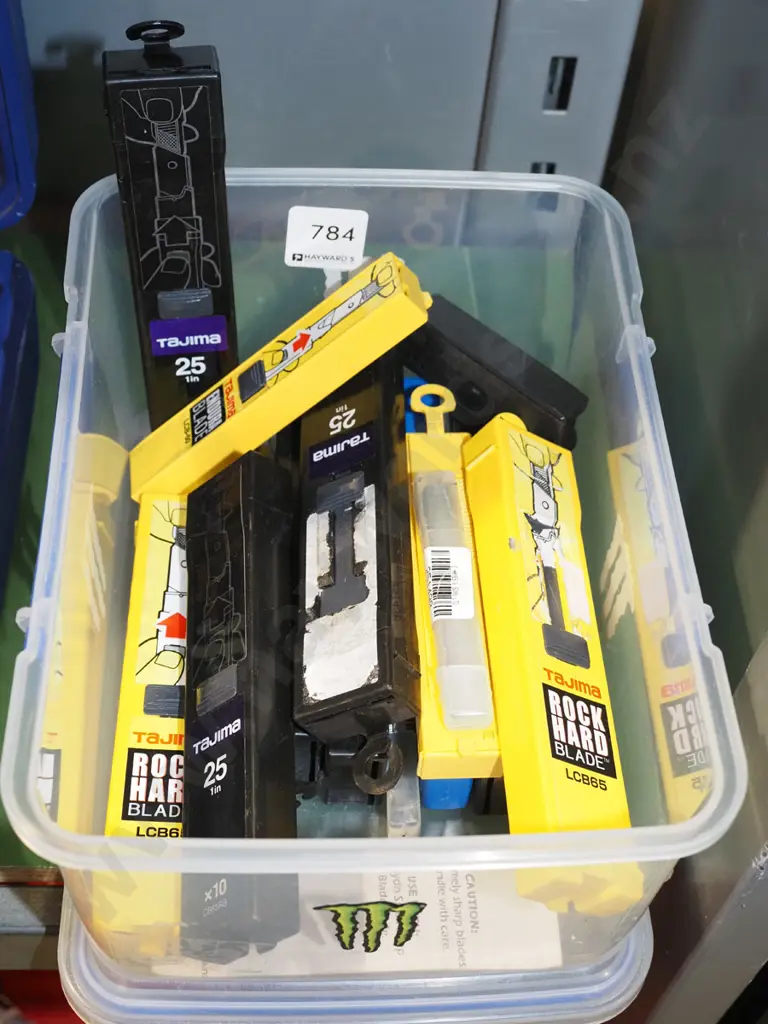 various craft knife blades in container Image 1++
