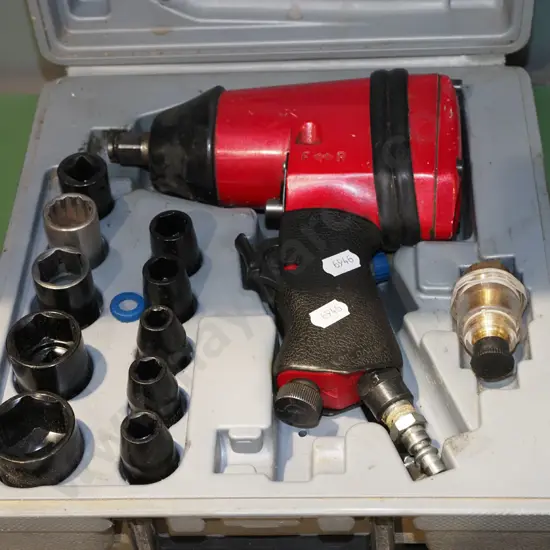 cased air rattle gun and sockets