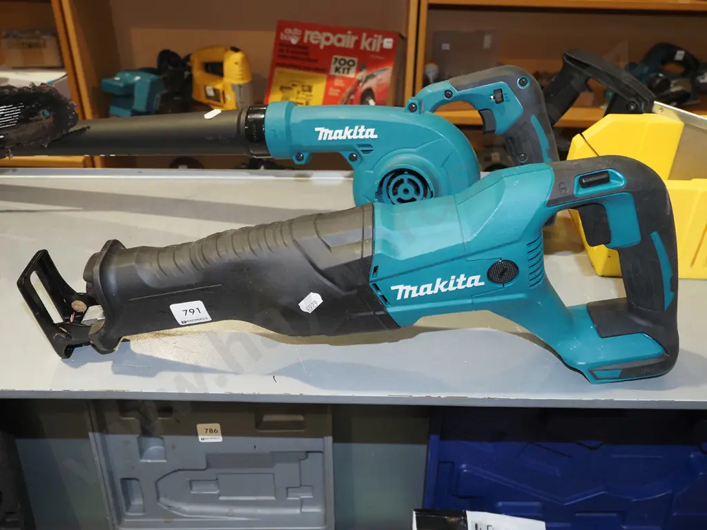 Makita battery powered reciprocating saw Image 1++