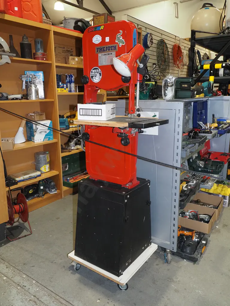 Frejoth 356mm band saw on stand with casters - includes clamp mounted work lamp Image 1++