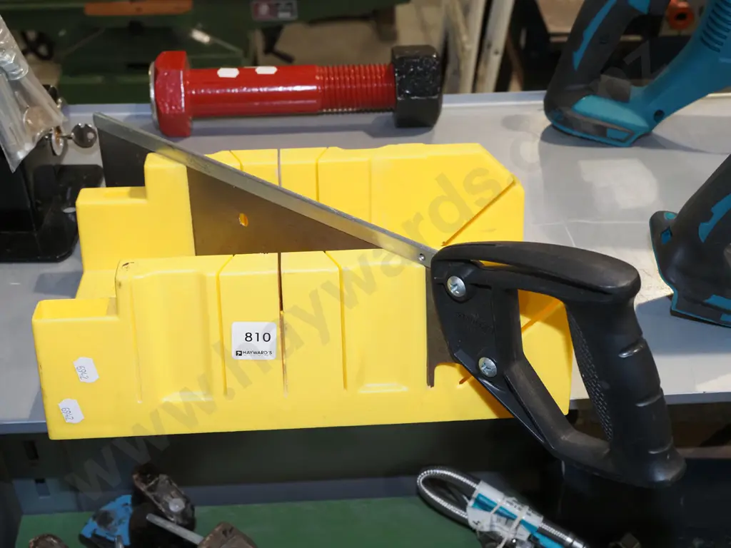 mitre box and saw Image 1++