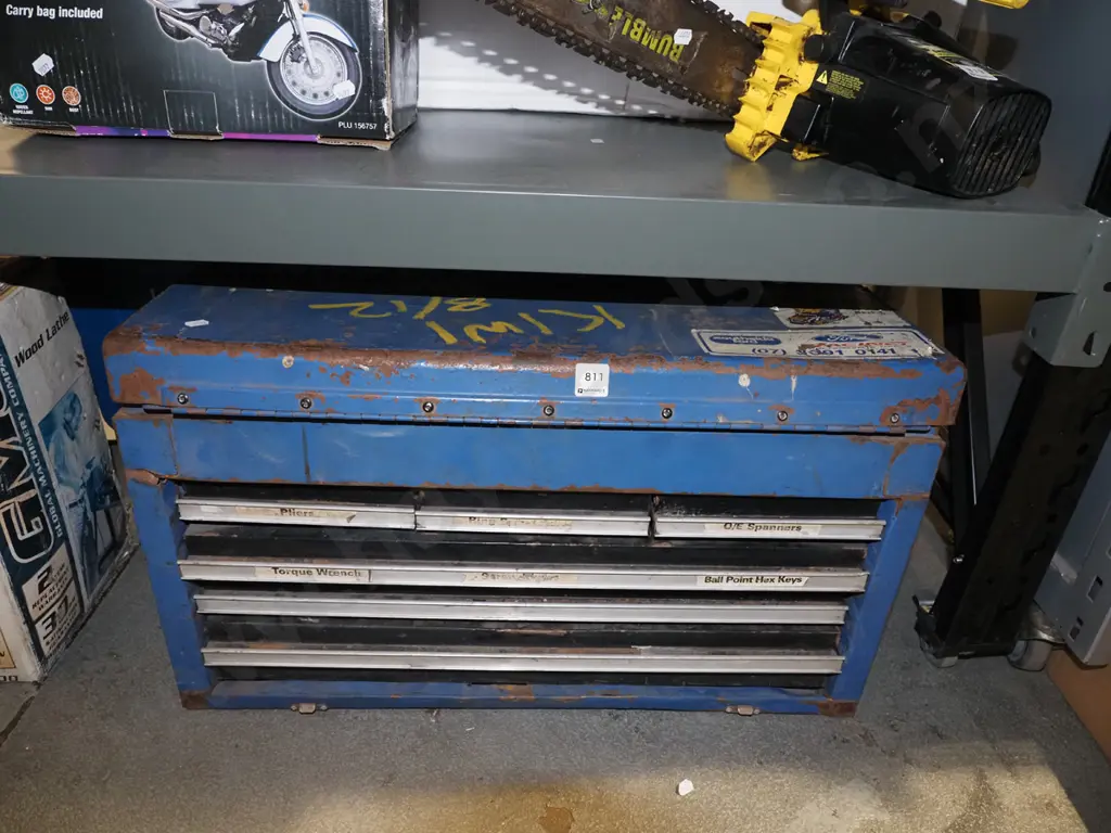 beaten up tool chest W660 Image 1++