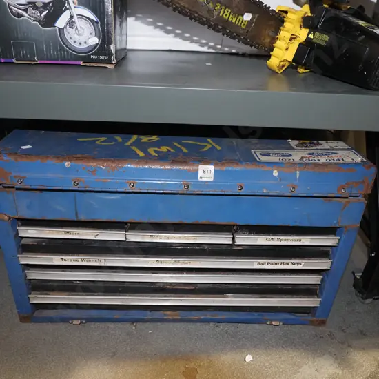 beaten up tool chest W660