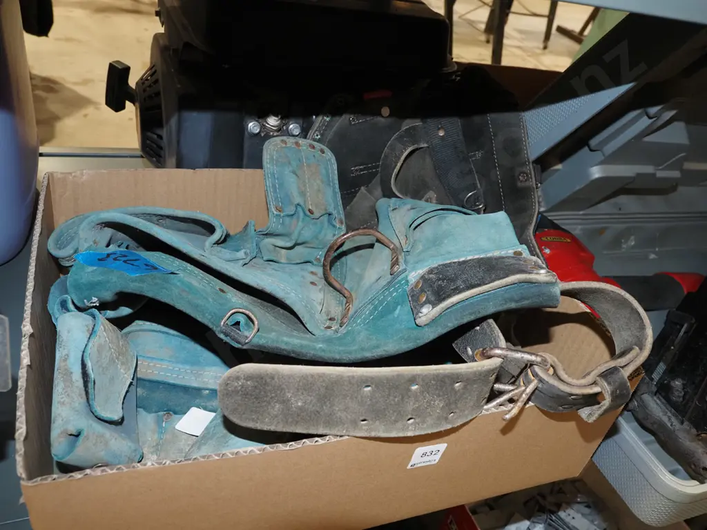 box; builders belts Image 1++