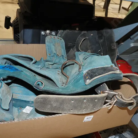box; builders belts