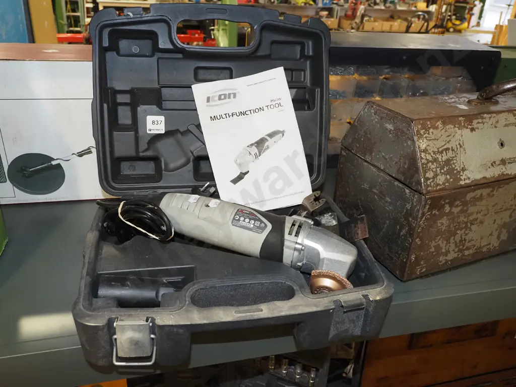 cased Icon multi function tool Image 1++