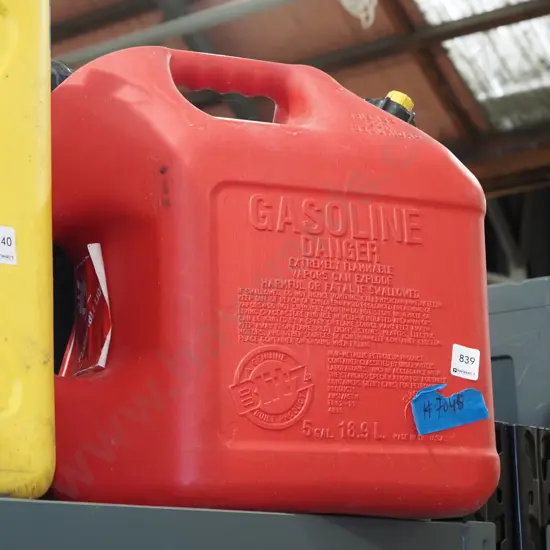 20L red plastic petrol container