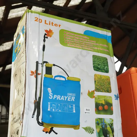 box; 20L garden sprayer