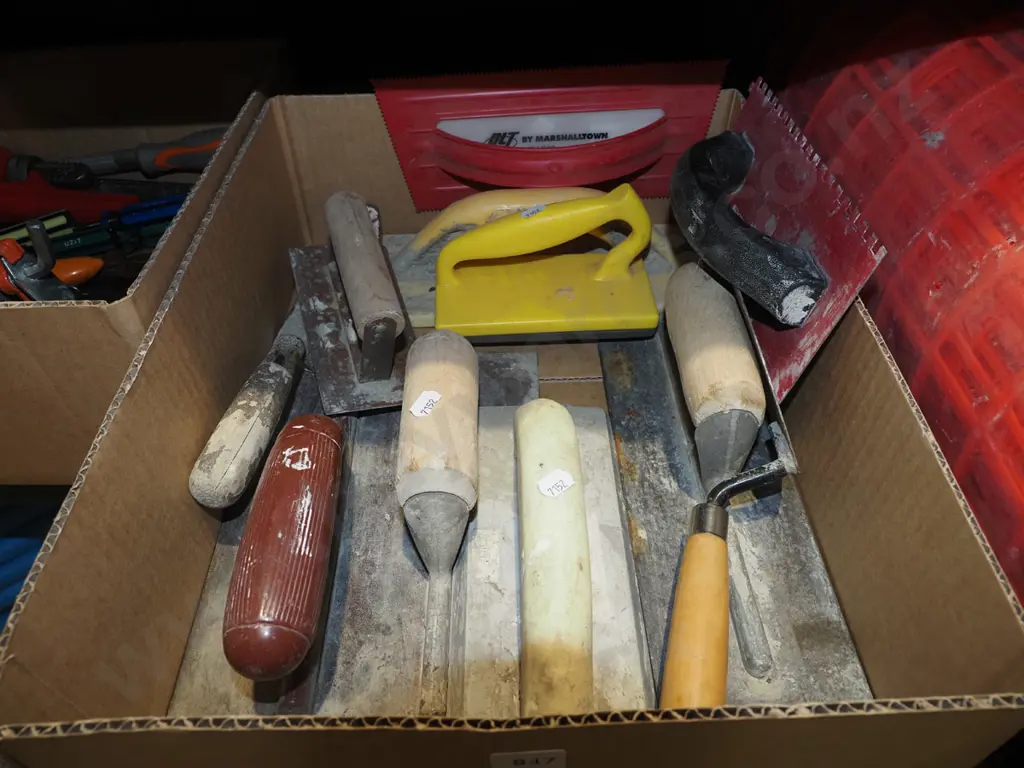 box of various concreting and plastering floats Image 1++