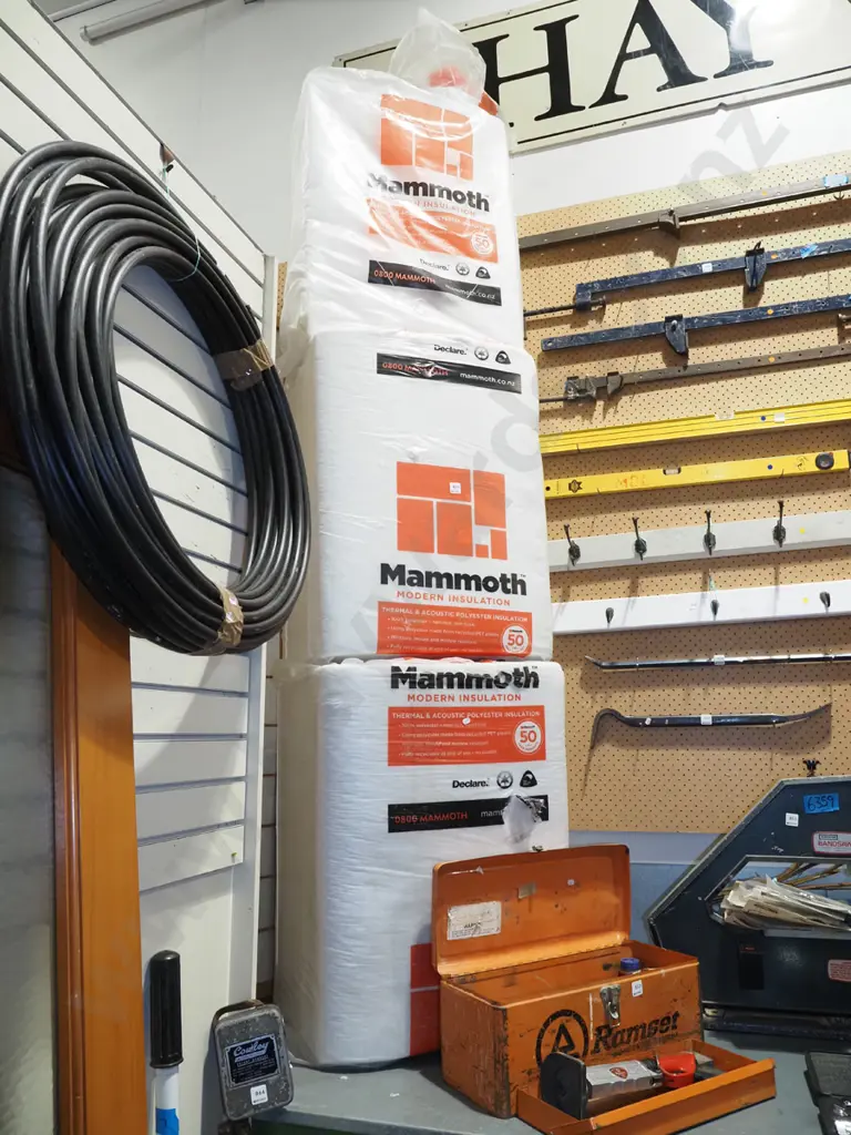 3x packets of Mammoth verbal and acoustic polyester insulation Image 1++