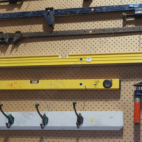 2x builder's levels - yelow dots Longest L1220
