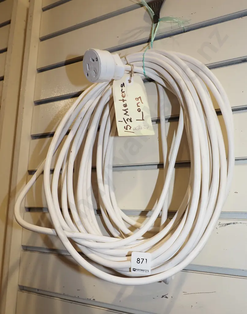 white 5.5m extension cord Image 1++