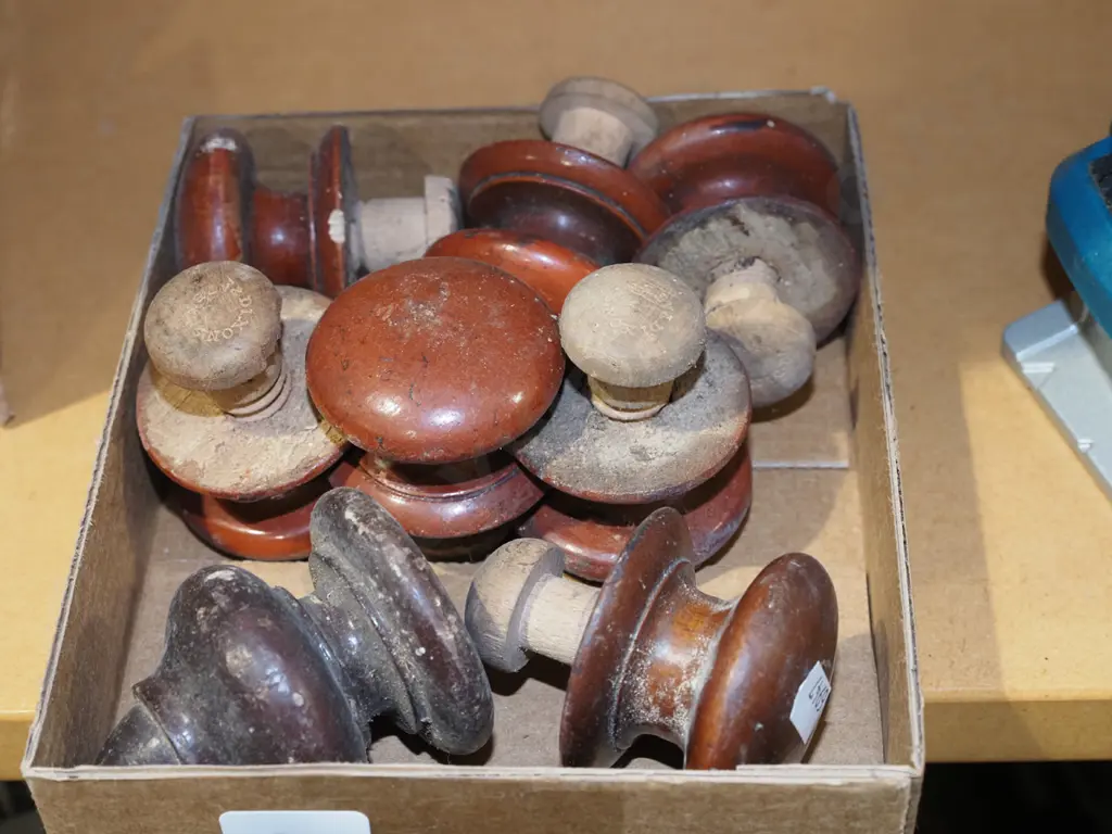 box of wooden drawer handles Image 1++