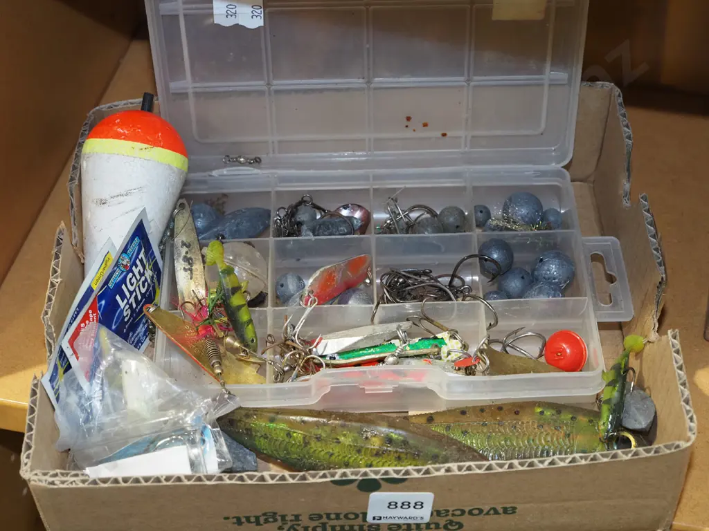 box; fishing lures, sinkers etc Image 1++