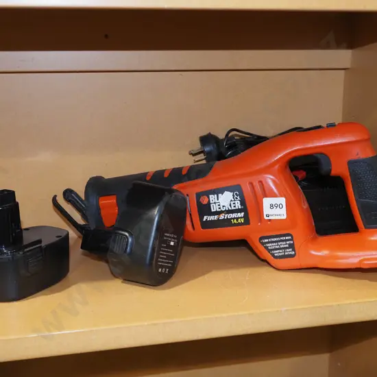 Black and Decker Firestorm 14.4V reciprocating saw - 2 batteries and charger