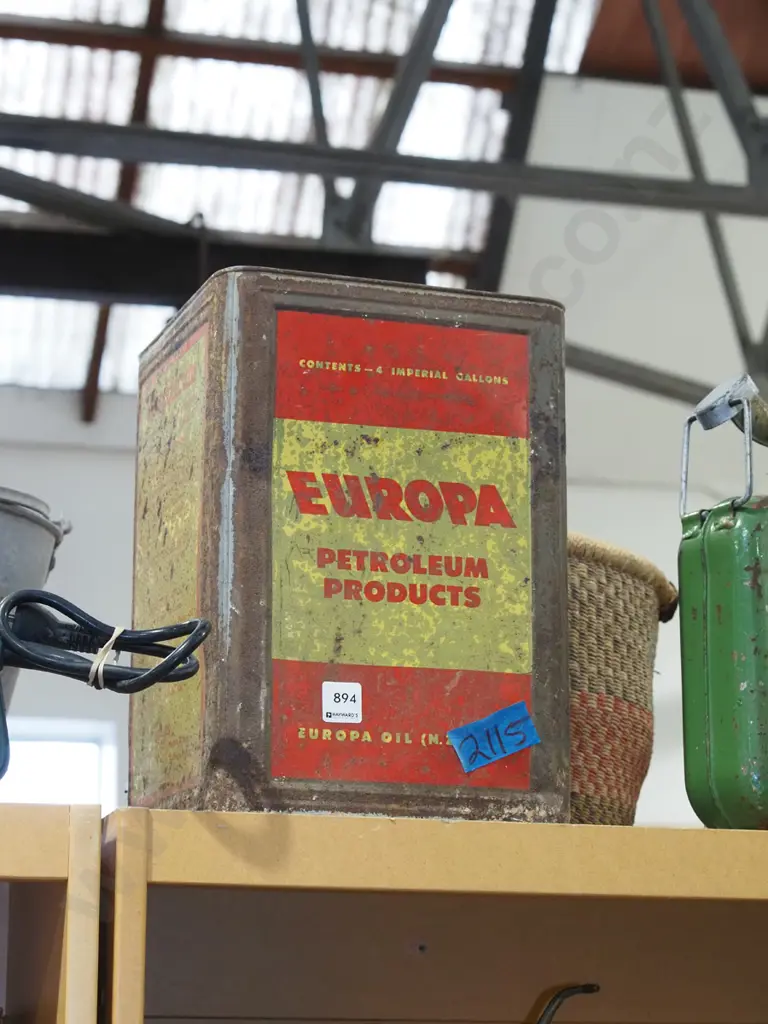 Europa oil can Image 1++