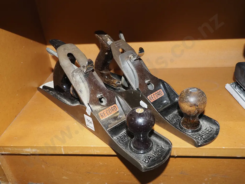 2x Stanley 5 hand planes Image 1++