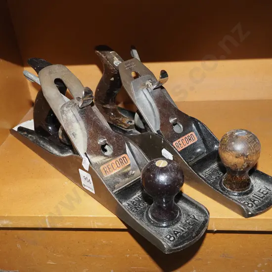 2x Stanley 5 hand planes