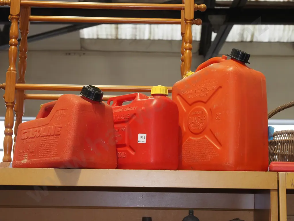 10L and 2x 5L red plastic petrol containers Image 1++