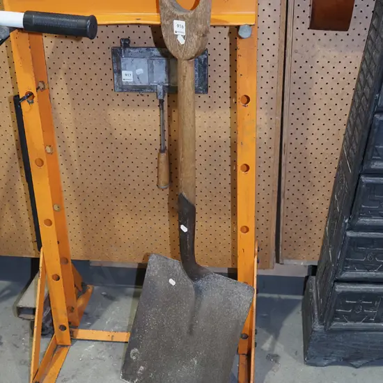 wooden short handled wide mouth shovel