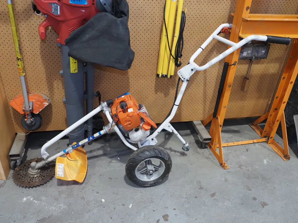 KNK 2 stroke push along scrub bar Image 1++