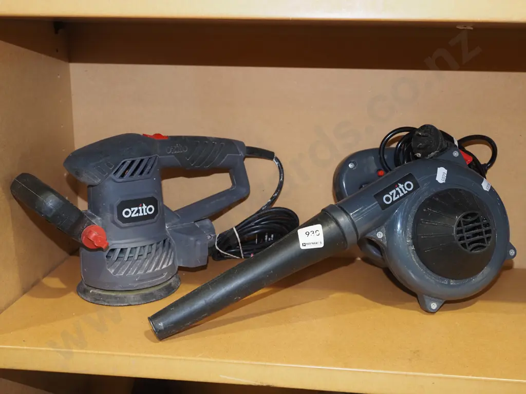 Ozito random orbital sander and blower Image 1++