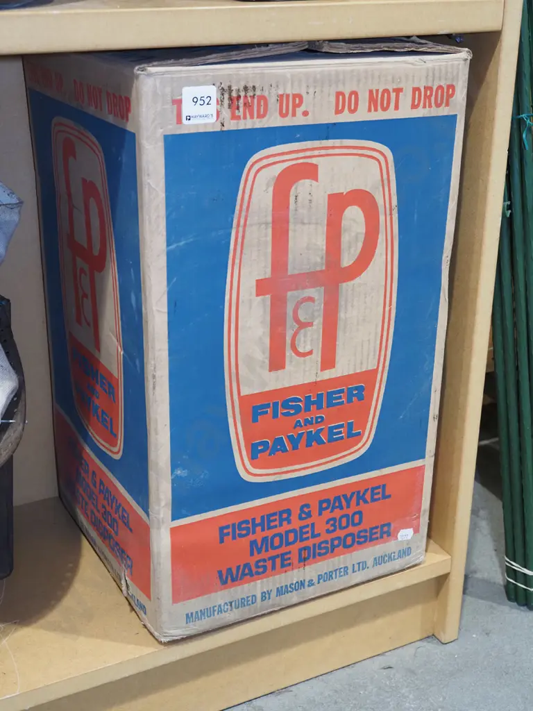 boxed F&P waste disposer Image 1++