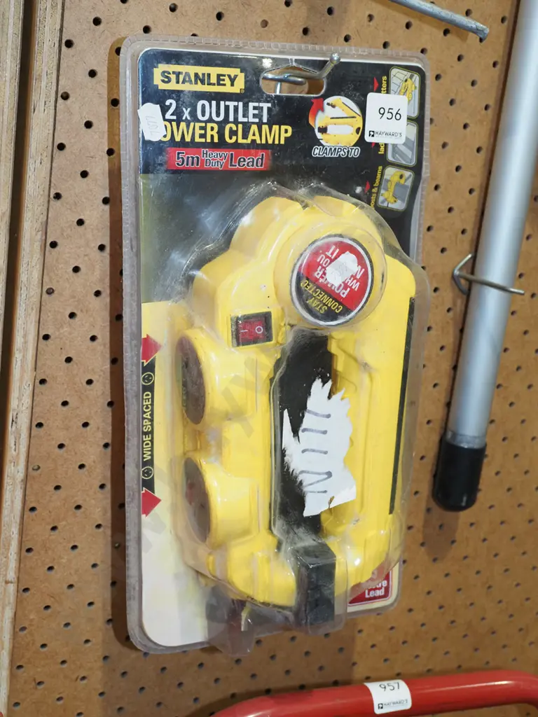 Stanley 2x outlet power clamp Image 1++