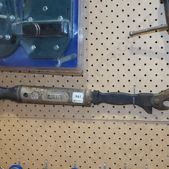Giant 101 nail and staple puller