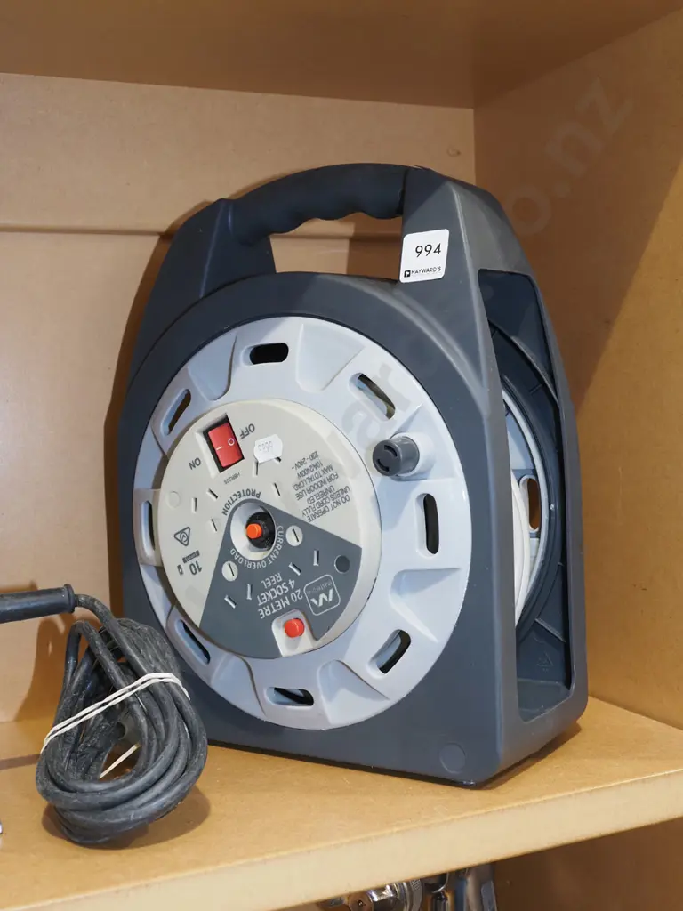extension cord and reel Image 1++