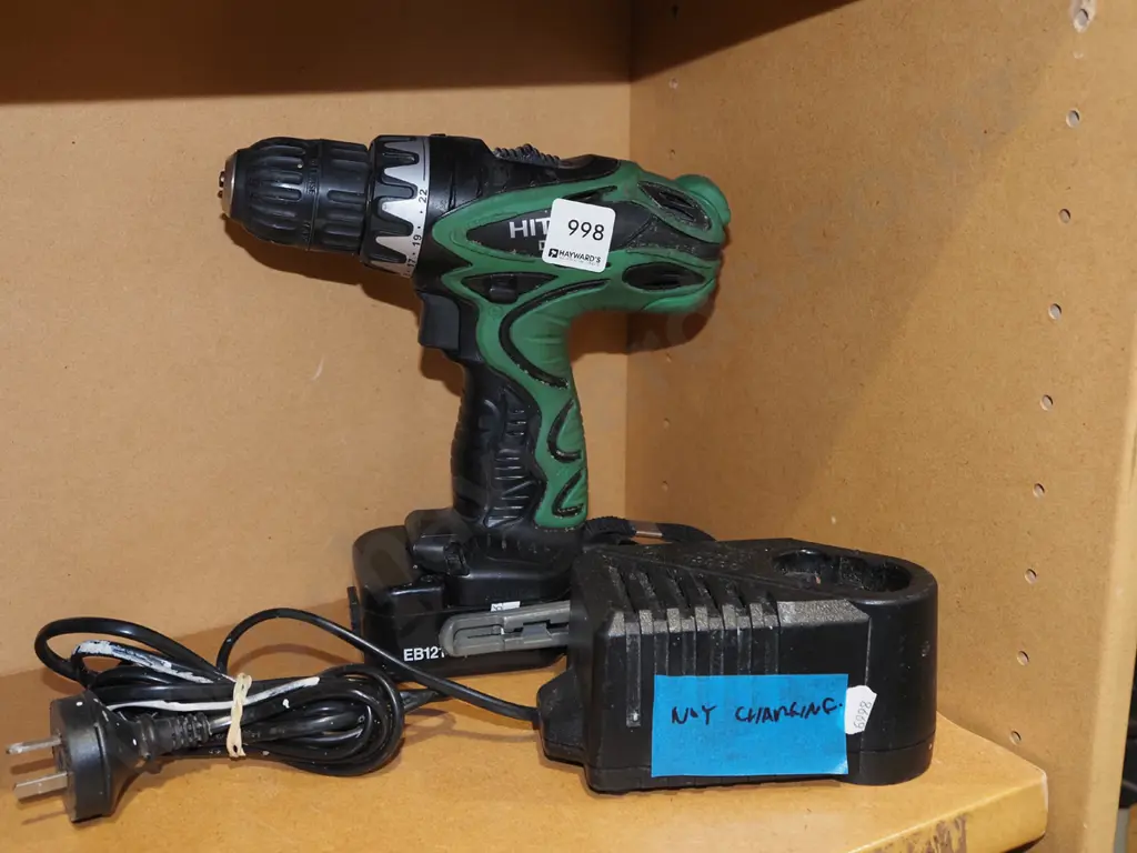 Hitachi drill, battery and charger - battery not charging Image 1++