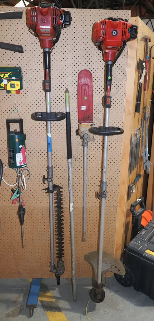 2x Shindaiwa 2 stroke multi tools; line trimmer, chainsaw, hedge cutting attachments, extending pole Image 1++