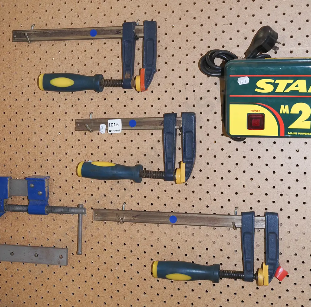 3x F clamps - blue dots Image 1++