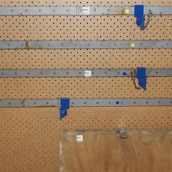 2x sash clamps - blue dots L1070