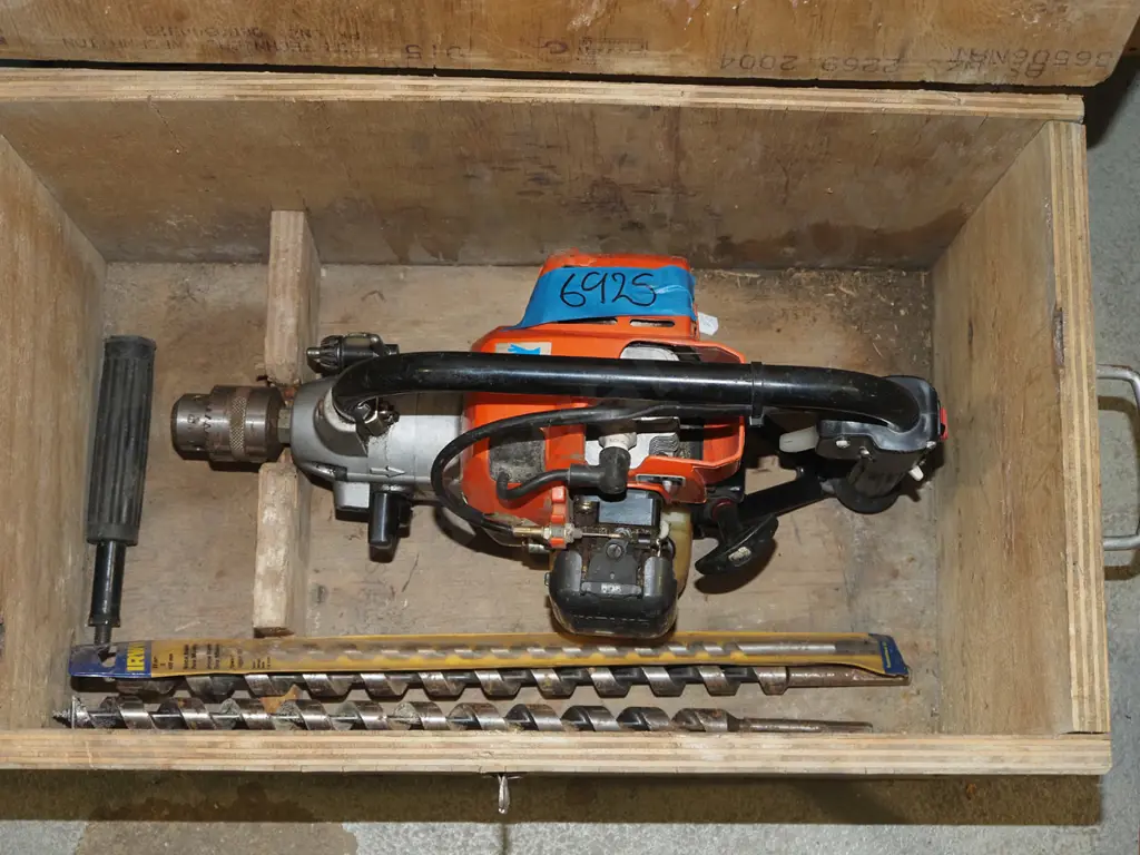 Echo 2 stroke powered drill with homemade box, handle, 3x drill bits Image 1++