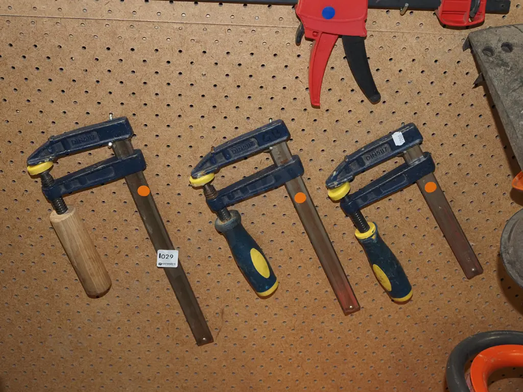 3x F clamps - orange dots Image 1++