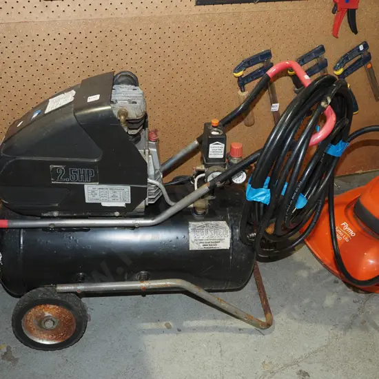 Toolshed 2.5hp air compressor and hose