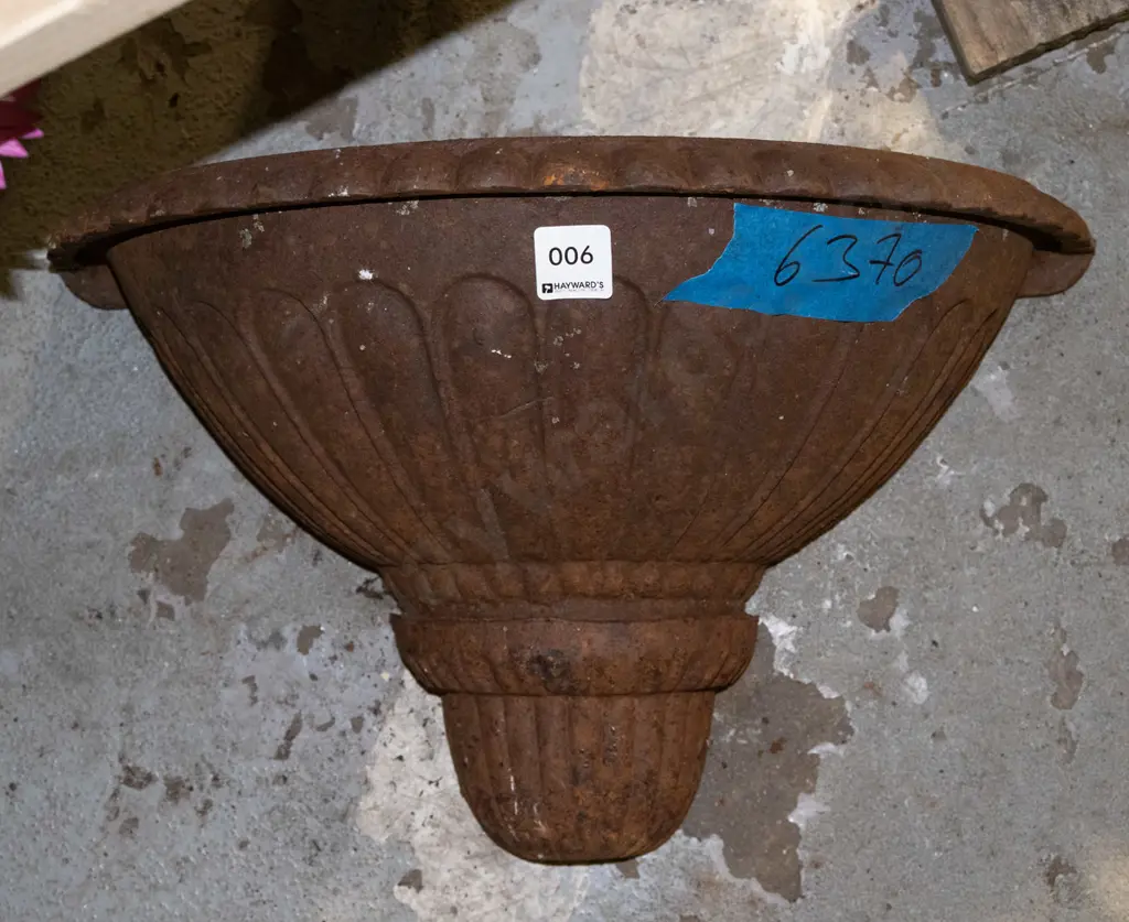 cast iron wall mounted font/vase W400 Image 1++