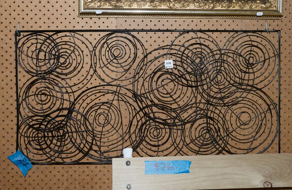 wrought metal garden abstract wall art Diam800 Image 1++