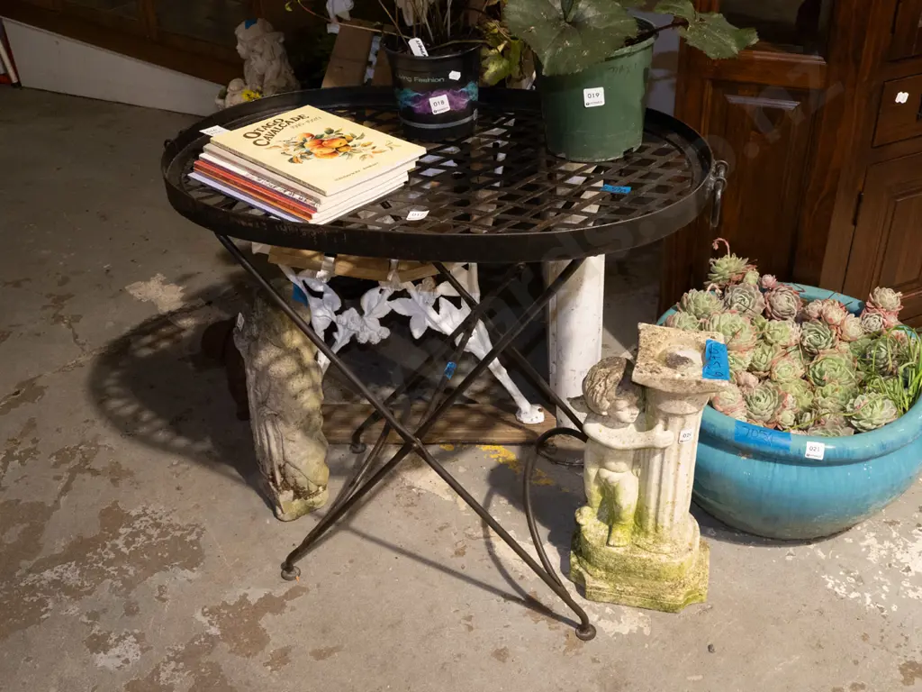 metal butler's tray on stand  Image 1++